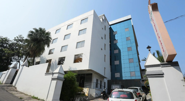 Townhouse Prince Palace, Забронировать Отель Недорогие отели штата Кералы, недорого