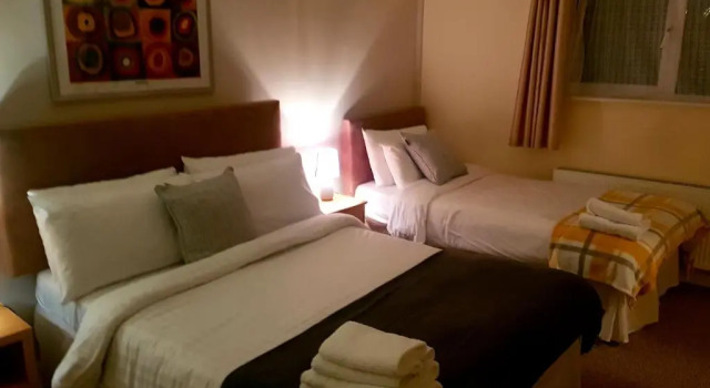 The Auld Triangle, Prenota Bed & breakfast Hotel a Connacht con parcheggio, Parcheggio