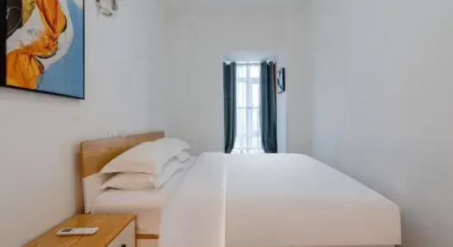 Двухместный люкс Live Hotel (Jiangmen East Railway Station Jianghai Square)