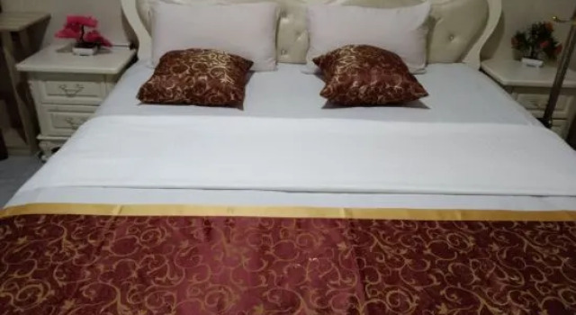 Номер Economy Yuzhong Hotel