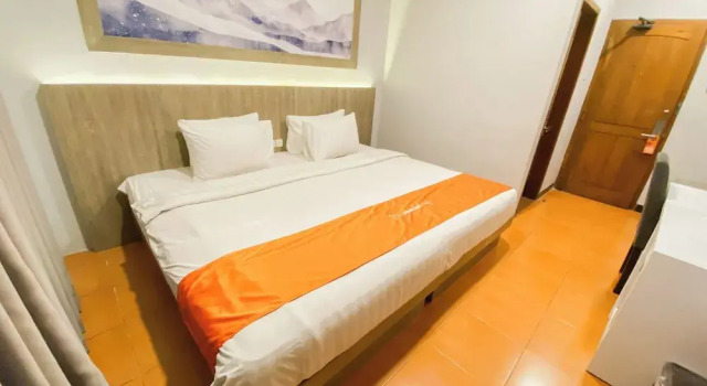 Front One HK Resort Semarang