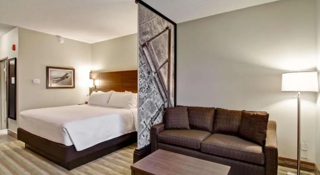 Люкс Best Western London Airport Inn & Suites