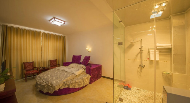 LV QI Hotel