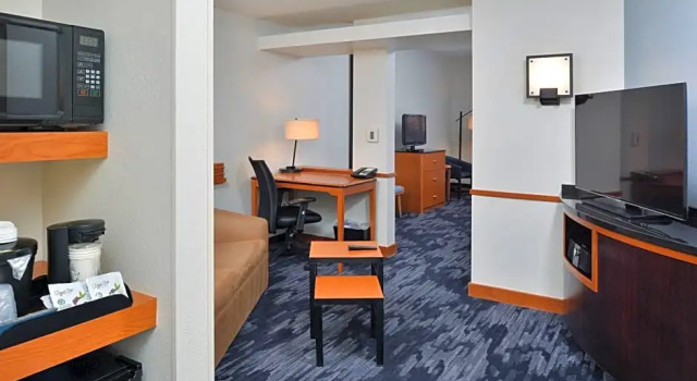 Четырёхместный полулюкс c 1 комнатой Fairfield Inn & Suites Santa Cruz - Capitola