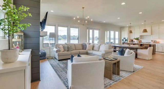 Waterfront Alexander City Home w/ Private Dock!, Varaa Lomakoti Huvilat kohteessa Alabama, Villa