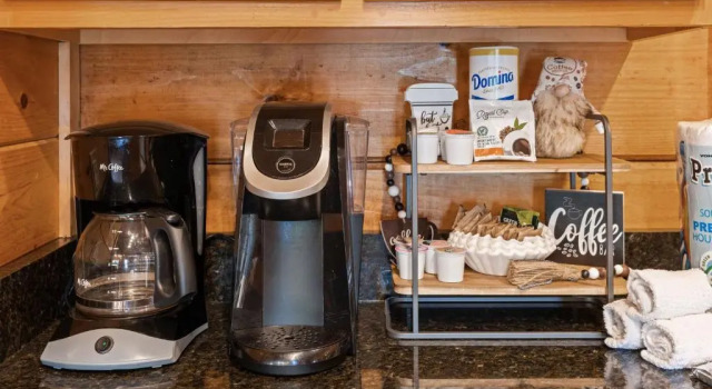 Mountain view 5 bdrm Gatlinburg Cabin near downtown Arts, Забронировать Вилла Отели Гатлинберг с бассейном, Бассейн