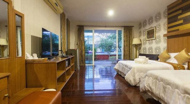 December Villas And Spa