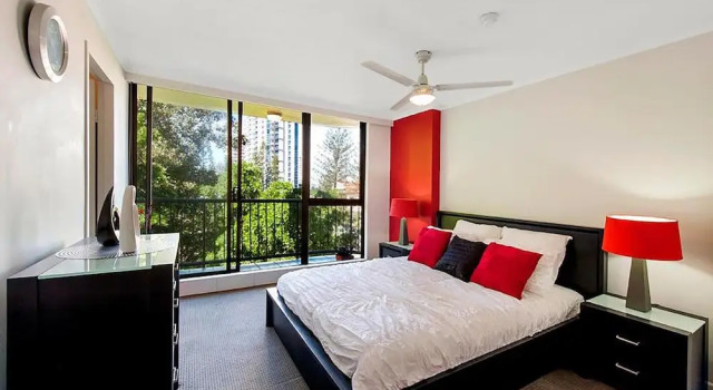 Holiday Resort Apts in Surfers Paradise, Забронировать Курортный отель Отели Голд-Кост с бассейном, рядом с LAN SPA, Бассейн