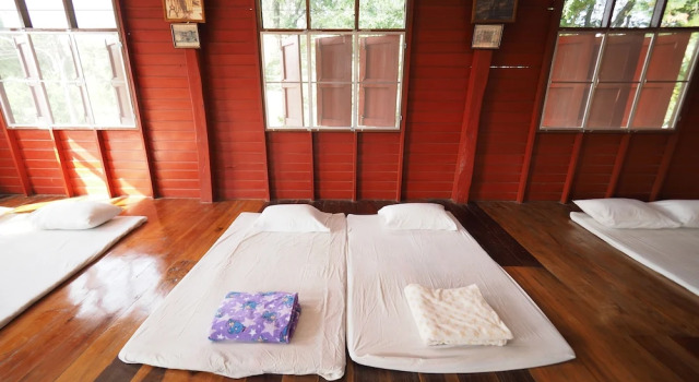 Кровать в общем номере Ram Yai Homestay - Hostel