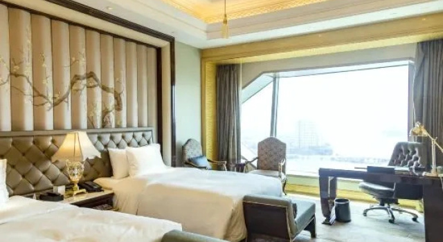 Номер Executive с красивым видом из окна Wanda Reign Wuhan