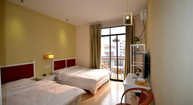 Shanshan gap Year Hotel, Забронировать Отель Отели Яншо с парковкой, рядом с Парк Яншо, Парковка