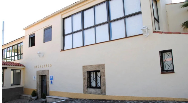 Hotel Balneario De Brozas, Book Hotel Hotels in Extremadura with a Pool, Swimming Pool