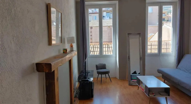 **** VERY CENTRAL Ajaccio 36 rue Fesch, cosy flat in city center pedestrian street, up to 4 people ****, Varaa Huoneisto Ajaccio 