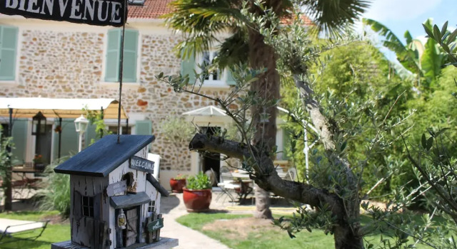 Gîtes Le Petit Nailly, Varaa Hotelli Magny-les-Hameaux 