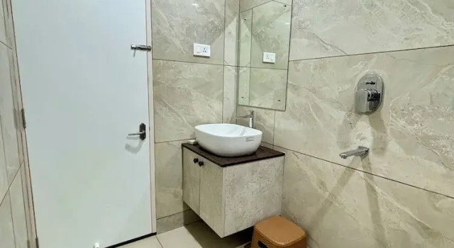 Четырёхместный люкс Luxury Hotel Citywalk Residency