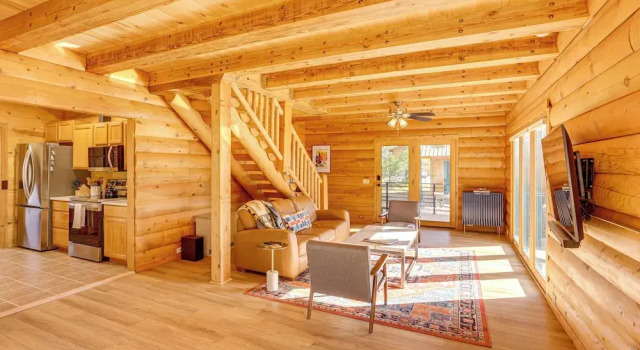 Коттедж 5 Mi to Dwtn: Pagosa Springs Cabin w/ Mtn Views!