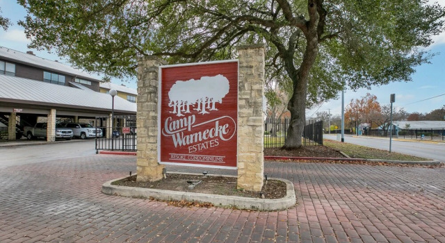 New! Luxurious Riverfront Condo Just 1 Blk to Schlitterbahn!