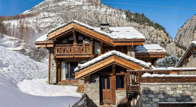 Chalet spacieux près des pistes avec sauna et WiFi, animaux admis - FR-1-567-69, Забронировать Шале Виллы Овернь-Рона-Альпы, Вилла