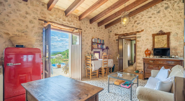 CAN PULIT finca romántica para 2 con piscina y vistas en Selva Mallorca, Rezerwuj Hotel Hotele w Majorka z parkingiem, Parking