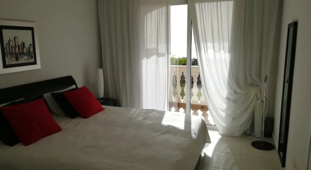 Luxe apt in Los Cristianos, Book Hotel Hotels in Tenerife with Parking, Parking