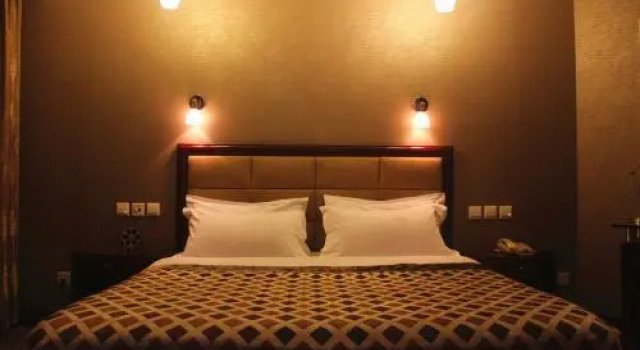 Mingren Hotel - Xichang, Varaa Hotelli Hotellit Sichuan pysäköinnillä, Pysäköinti