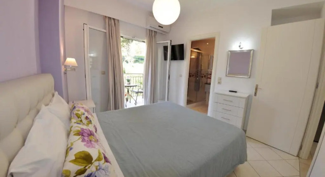 Апартаменты Deluxe Angels Pool Studios and Apartments