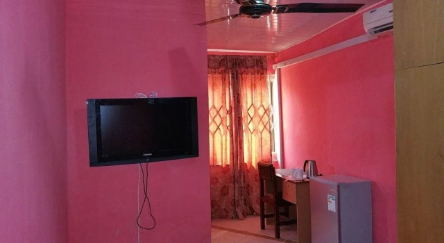 Tropical Nectar Guest House, Rezervovat Penzión Hotely v Greater Accra s parkováním, Parkování