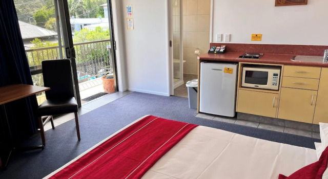 Студия с балконом Sundowner Motel