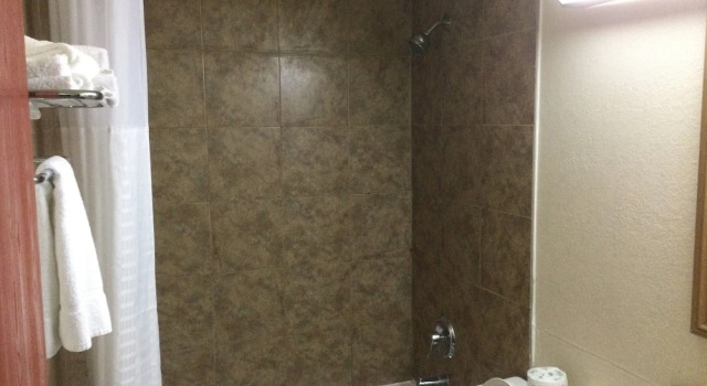 Двухместный люкс Super 8 by Wyndham Canton/Livonia Area