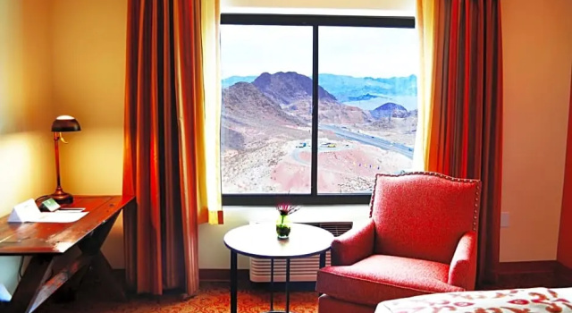 Четырёхместный номер Deluxe Hoover Dam Lodge
