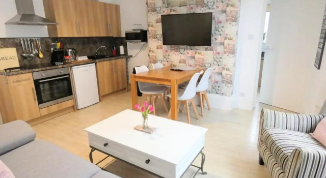 Апартаменты Rialto Holiday Apartments