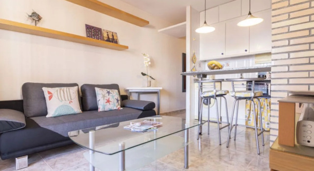 TORREPUERTO, Varaa Hotelli Hotellit Tarragonès uima-altaalla, Uima-allas