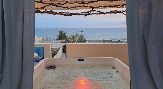 Люкс LES SUITES LOVE 3 SPA VUE MER PISCINe