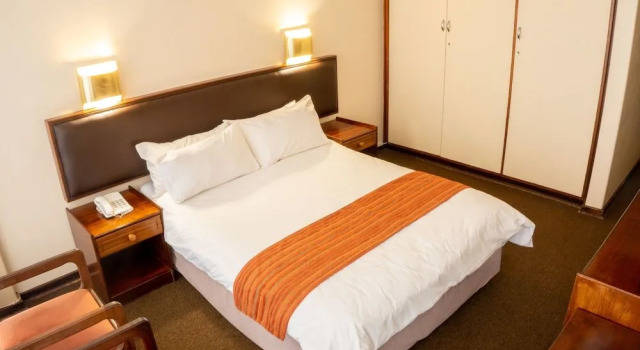 Elgro Hotel, Reservar Hotel Potchefstroom North West, perto de Goetz Fleischack Museum