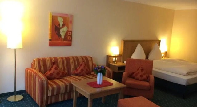 Трёхместный номер Standard с балконом PTI Hotel Eichwald