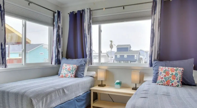 Коттедж Walk to Pirates Beach - Luxe Galveston Home