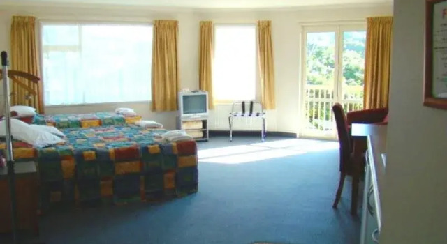 Bay Motel