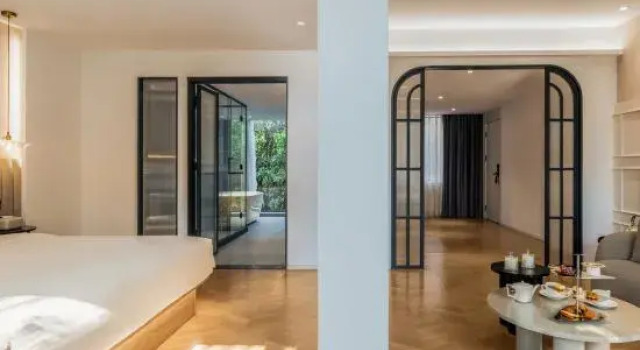 Люкс Luxury Ananas Polaris Hotel (Tongde Kunming Plaza Beichen Fortune Centre)