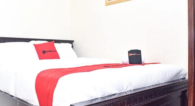 RedDoorz Syariah near Gelora Delta Sidoarjo 2, Réserver Hôtel Hôtels à Sidoarjo avec parking, près de Stade Gelora Delta, Parking