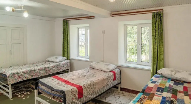 Кровать в общем номере Camping Yard Hostel Karakol