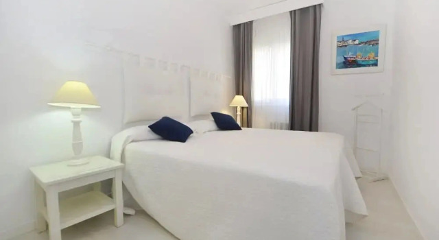 Sea-view Apartment in Roses Near Beach, Забронировать Апартаменты/квартира Росас Cap de Creus Nature Reserve