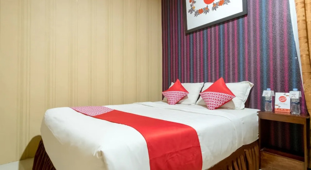 Двухместный номер Deluxe Hotel O Medan Near Gajah Mada formerly Hotel Indah Raya