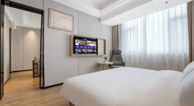 Люкс Executive с видом на город Wanzai Yijia La Maison Hotel