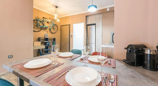 Stylish Luxury Apartment near Acropolis at Neos Kosmos metro station, Забронировать Апартаменты/квартира Неос-Космос Афины, рядом с Холм Филопаппос