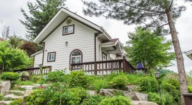Pyeongchang Sunny House Pension, Book Hotel Hoteller i Pyeongchang med pool, Swimmingpool