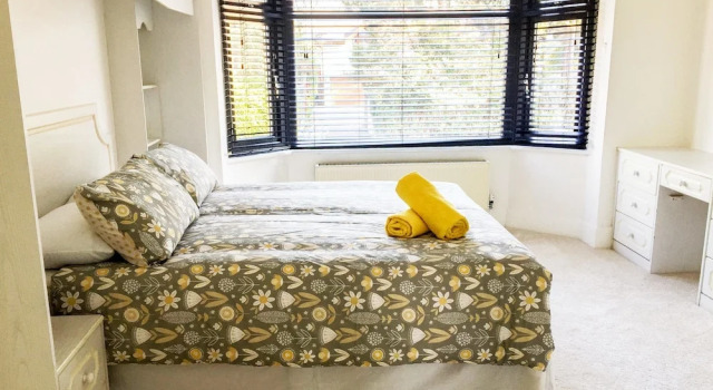 Deluxe Contemporary House - DHH, Boek Hotel Poole Dorset