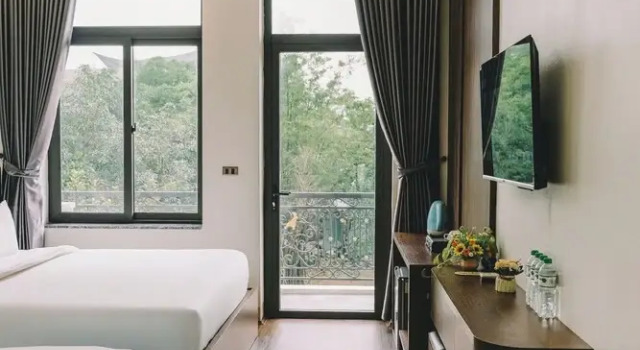 Четырёхместный номер Deluxe с балконом TAM COC HARBOR VIEW HOTEL
