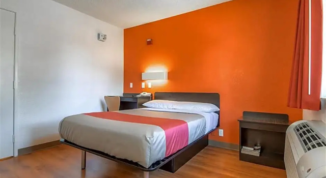 Номер Standard Motel 6-San Diego, CA - North