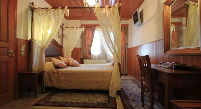 Номер Superior с балконом Archontiko Metsovou Luxury Boutique Spa Hotel