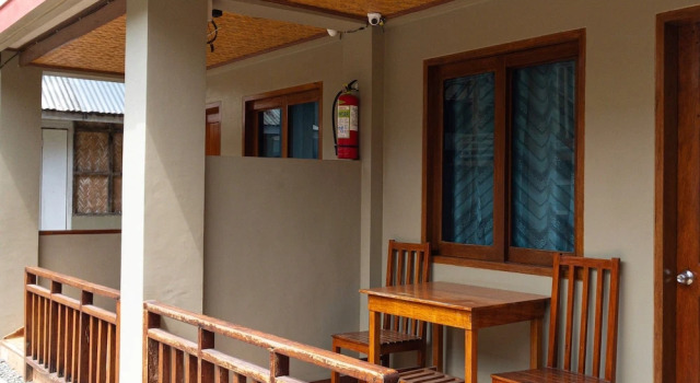 Трёхместный номер Standard с балконом Inngo Tourist Inn